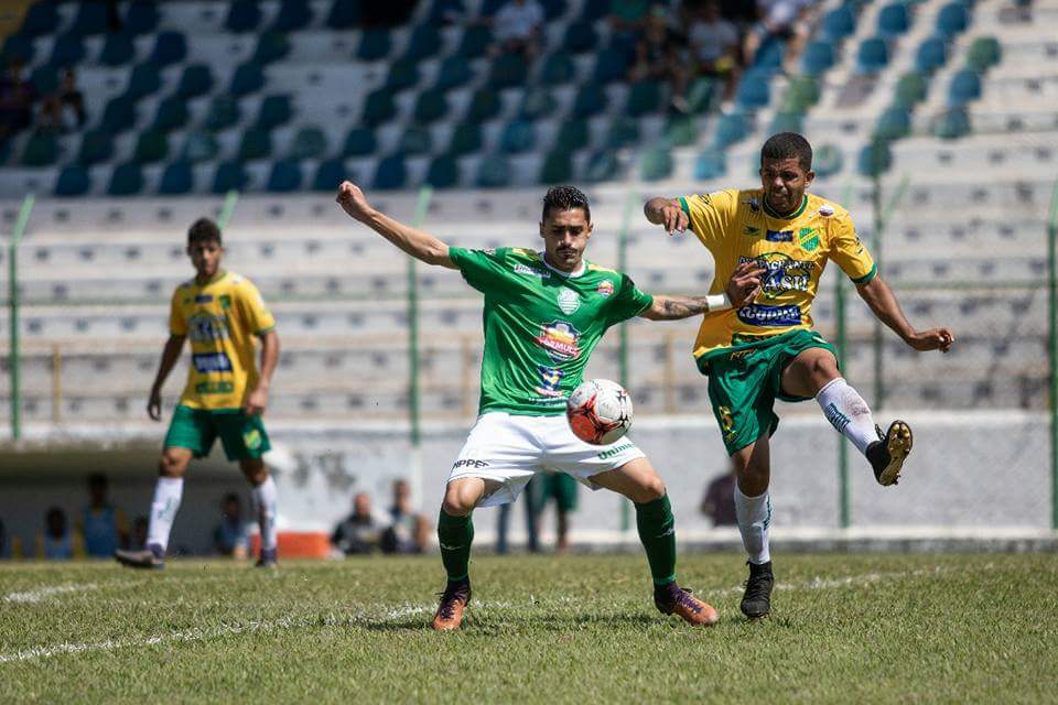 Éric Mamer (camisa verde) ressalta a importância do fator casa para a Francana conquistar os três pontos neste sábado (divulgação AA Francana)